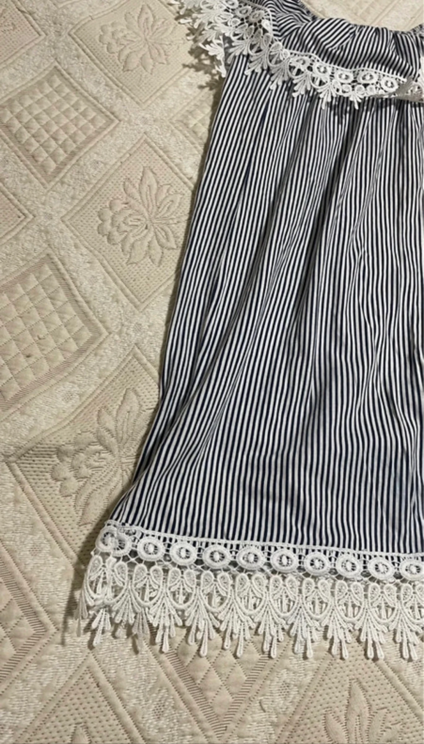 Short Striped Dress with Lace and Drop Shoulders. – photo 2